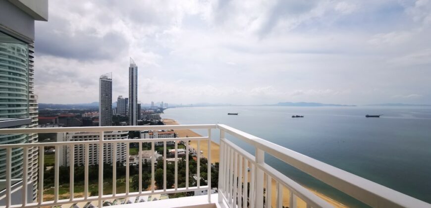 <strong></noscript>Unique 3-bed front corner apartment with stunning views</strong>