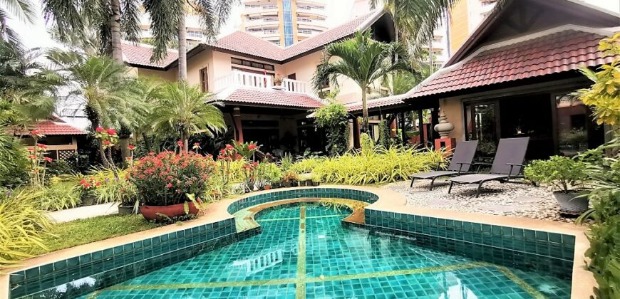 Stunning Thabali Village House for Sale At Jomtien