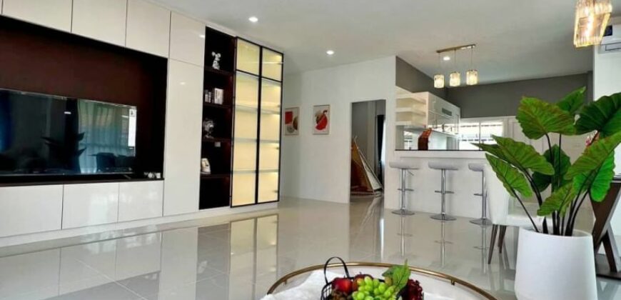 Beautiful House for Sale at East Pattaya