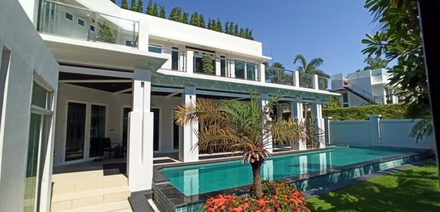 Luxury 4 Bedroom House For Sale in Jomtien