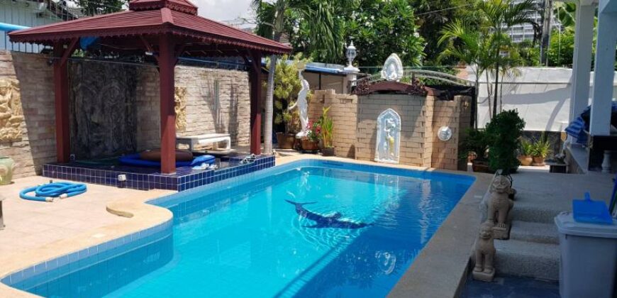 Jomtien Beach House With Private Pool