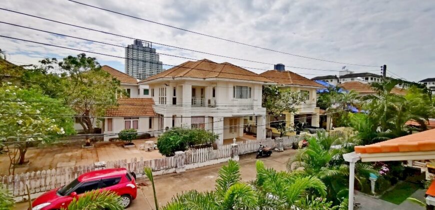 Two Storey House For Sale near Jomtien Beach