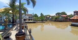 Unique Pool-Villa with Private Mooring Dock