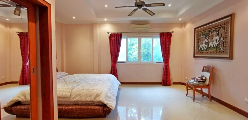 2 bedroom house for sale at Jomtien condotel village