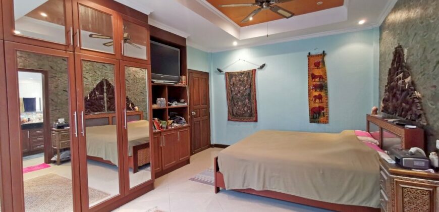 2 bedroom house for sale at Jomtien condotel village