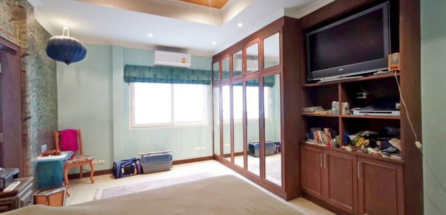 2 bedroom house for sale at Jomtien condotel village