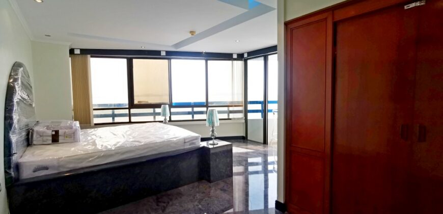 Sea view condo for sale at Jomtien Plaza Condotel