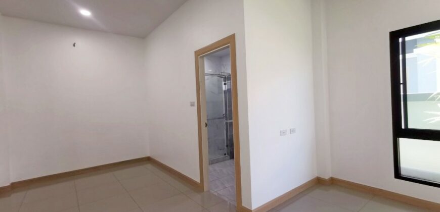 Brand New House For Sale near Mabprachan