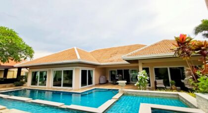 Luxury pool villa For Sale at Sedona Villas Mabprachan