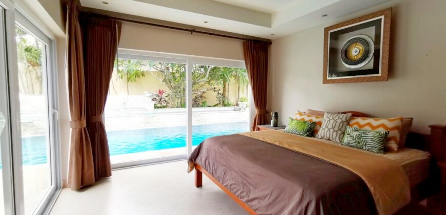 Luxury pool villa For Sale at Sedona Villas Mabprachan