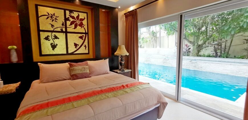 Luxury pool villa For Sale at Sedona Villas Mabprachan