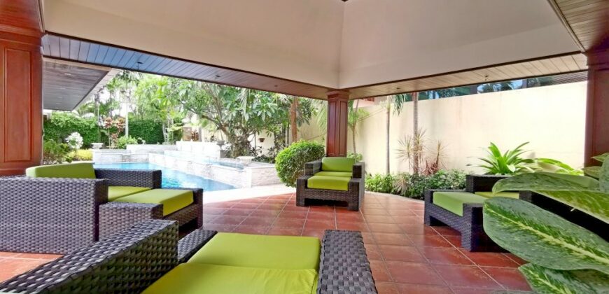 Luxury pool villa For Sale at Sedona Villas Mabprachan