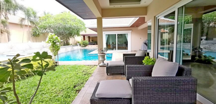 Luxury pool villa For Sale at Sedona Villas Mabprachan