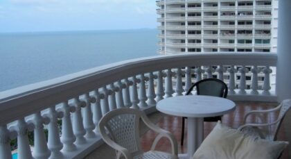 Sea View Apartment In Wongamat