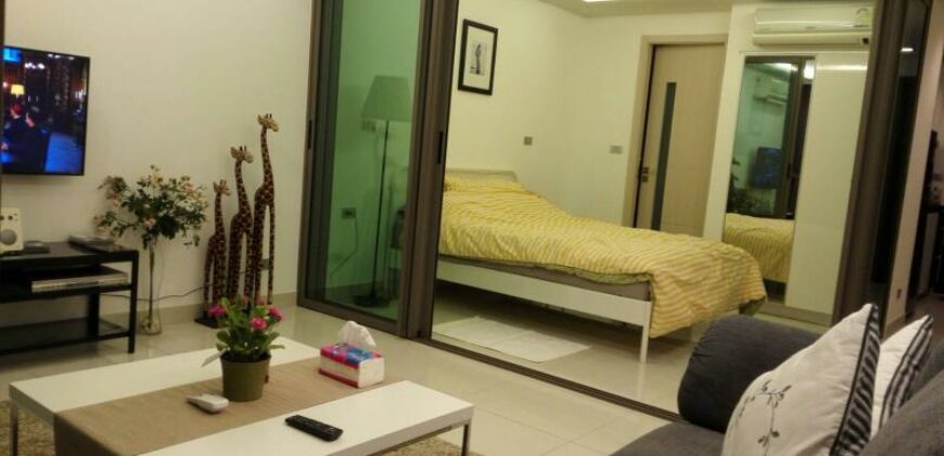 Luxury Condo for rent In Wong Amat Tower