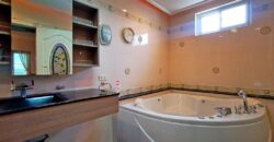 Beautiful 2 bedrooms house for sale in Naklua