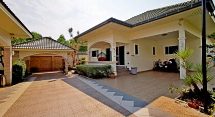 Beautiful 2 bedrooms house for sale in Naklua