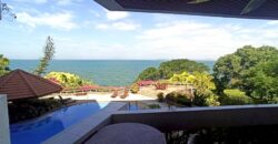 Lovely 3 bedrooms beachfront Condo for sale