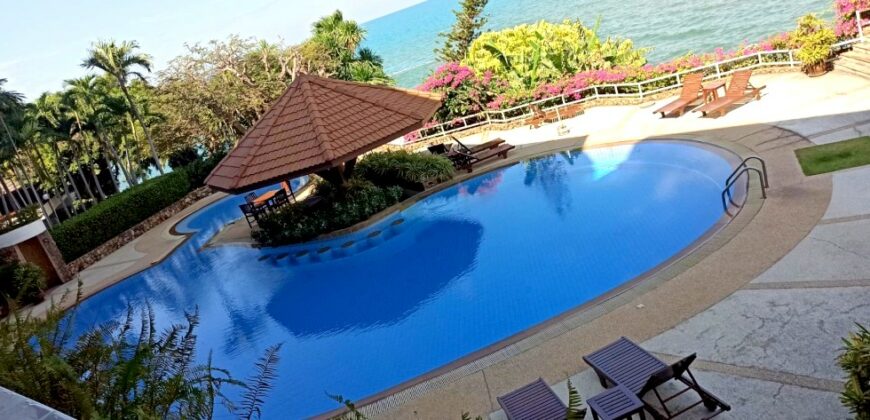 Lovely 3 bedrooms beachfront Condo for sale