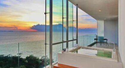 Fantastic sea view beachfront condo