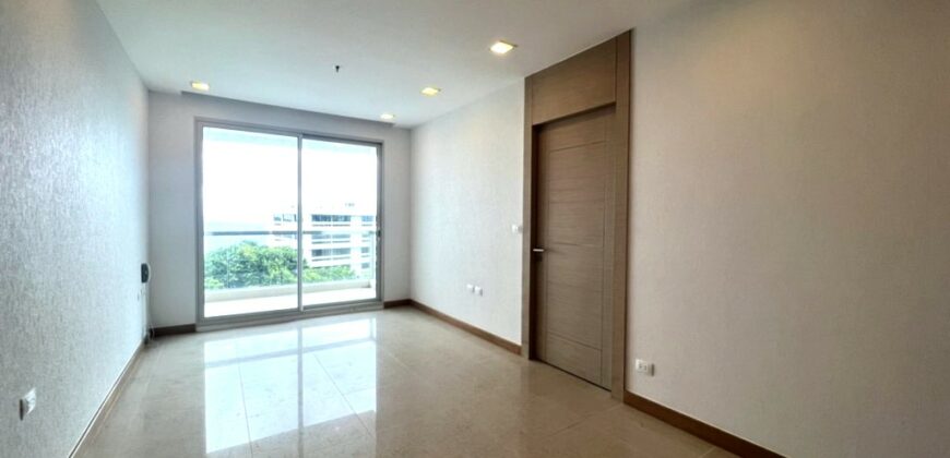 Sea view condo in The Palm Wong Amat for sale