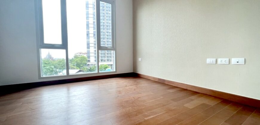 Sea view condo in The Palm Wong Amat for sale