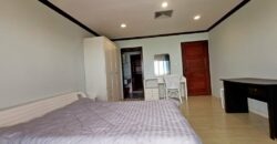 Beachfront condo for rent at Wongamat