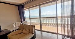 Beachfront condo for rent at Wongamat