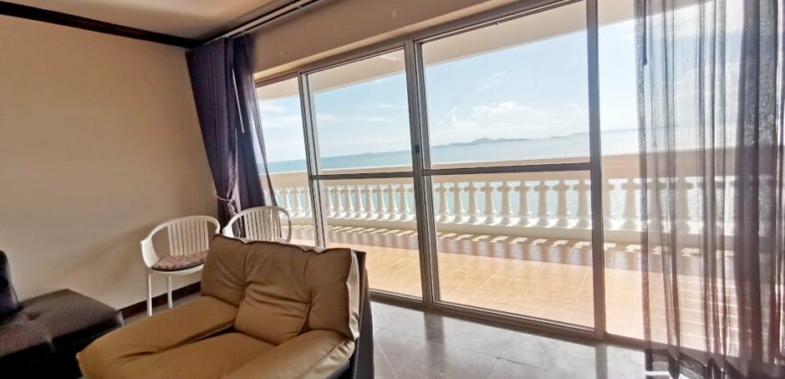 Beachfront condo for rent at Wongamat