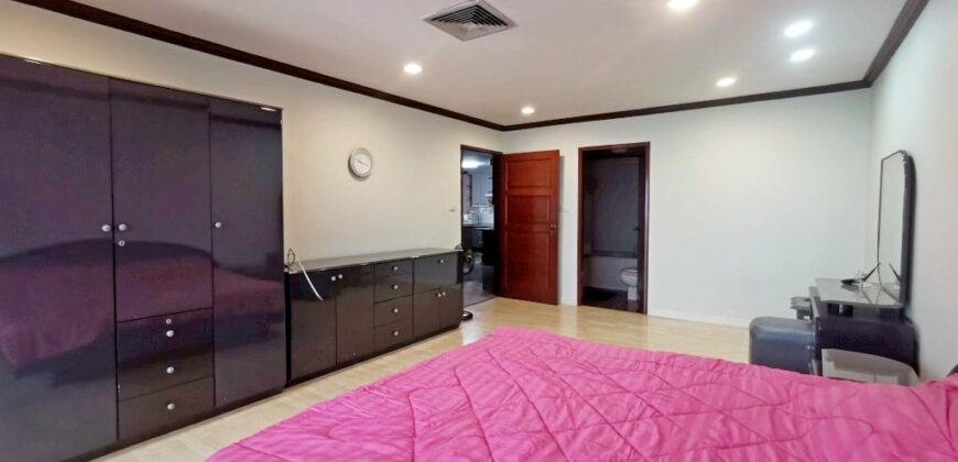 Beachfront condo for rent at Wongamat