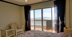 Beachfront condo for rent at Wongamat