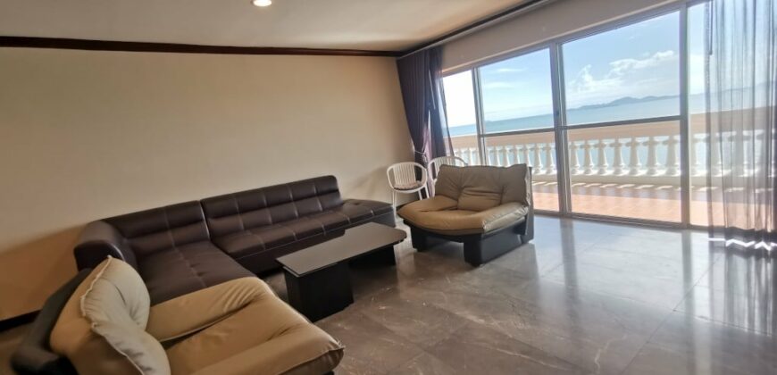 Beachfront condo for rent at Wongamat