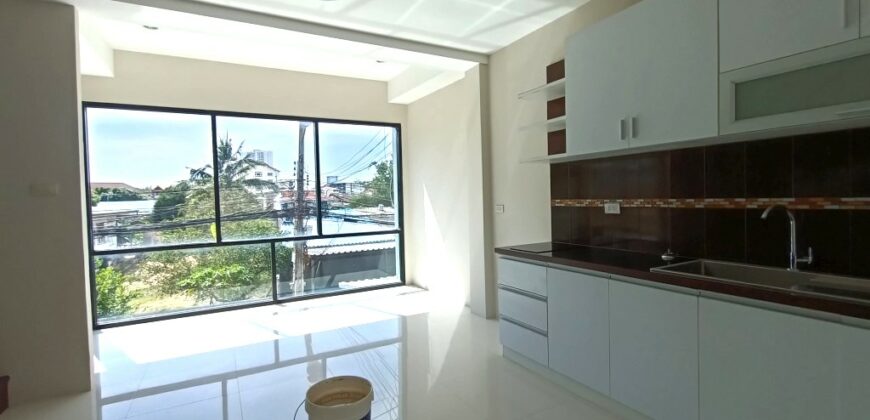 Townhome for sale in Naklua