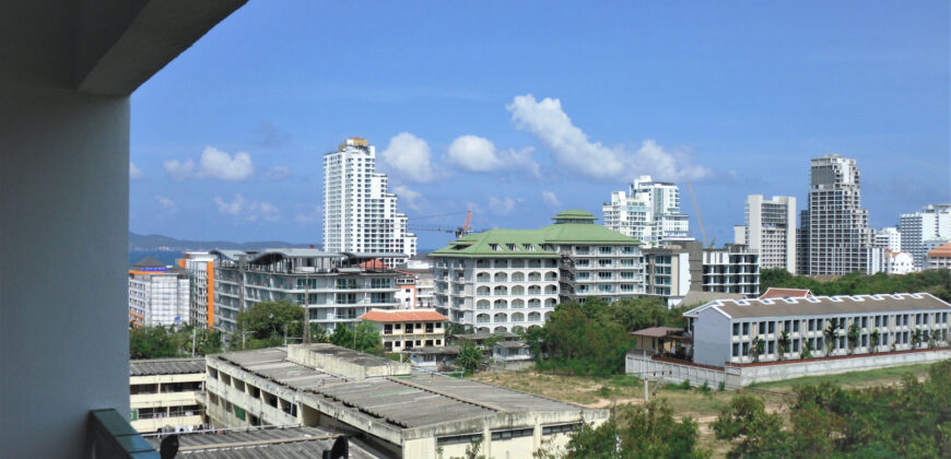 Sombat Condo for Sale at Pratamnak Pattaya