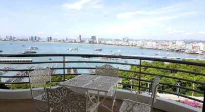 Luxury 4 Bedrooms For Rent In Royal Cliff Condominium Tower