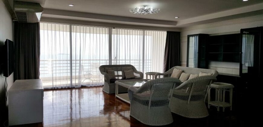 Luxury 4 Bedrooms For Rent In Royal Cliff Condominium Tower