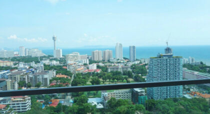 Beautiful Sea View Condo In The Peak Towers  Pratumnak