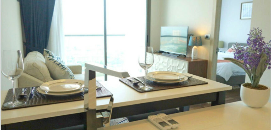 Beautiful Sea View Condo In The Peak Towers  Pratumnak