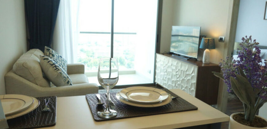 Beautiful Sea View Condo In The Peak Towers  Pratumnak