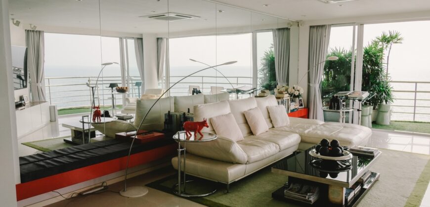 Luxury 3 Bedroom Sea Front Penthouse Condo