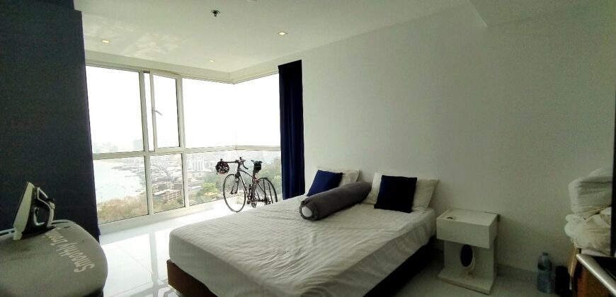 Luxury 3 Bedrooms condo for Sale in Pratumnak