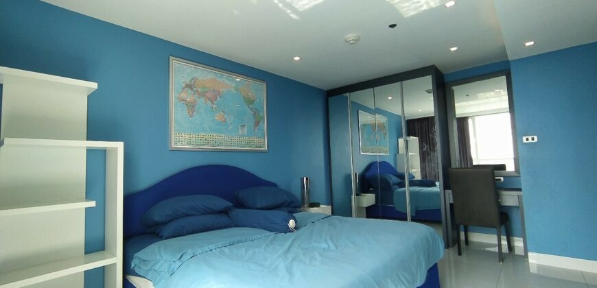 Luxury 3 Bedrooms condo for Sale in Pratumnak