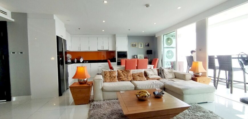 Luxury 3 Bedrooms condo for Sale in Pratumnak