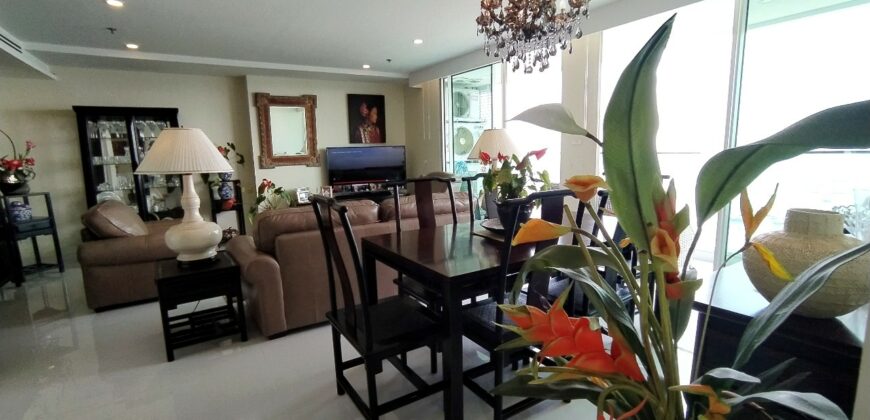 Luxury 3 Bedrooms condo for Sale in Pratumnak