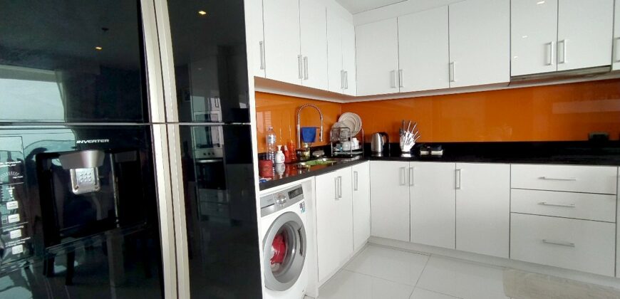 Luxury 3 Bedrooms condo for Sale in Pratumnak