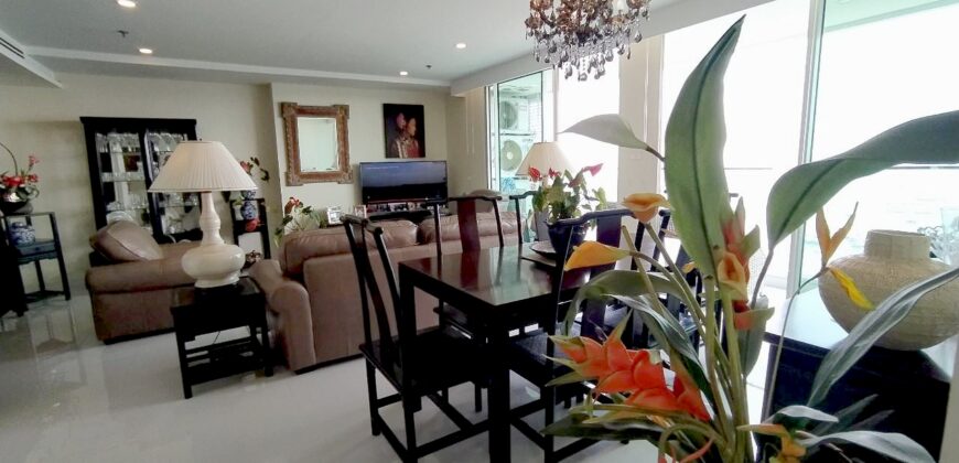 Luxury 2 Bedrooms condo for sale in Pratumnak Hill