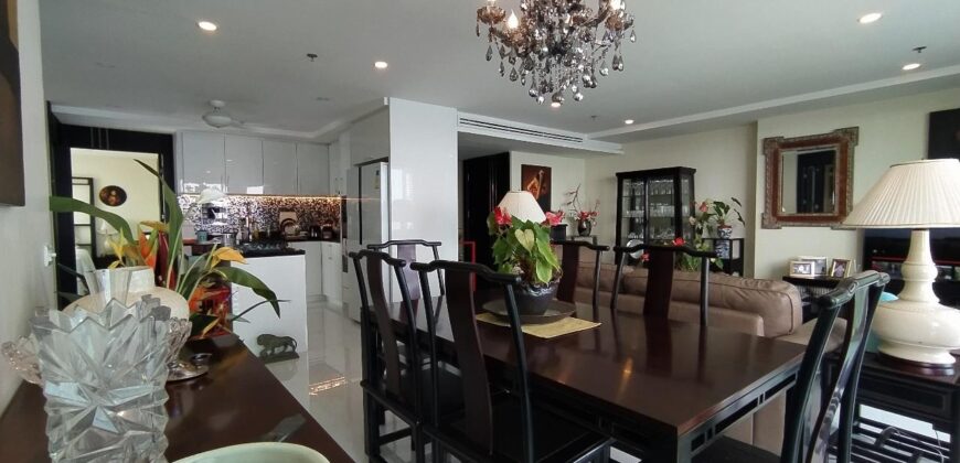 Luxury 2 Bedrooms condo for sale in Pratumnak Hill