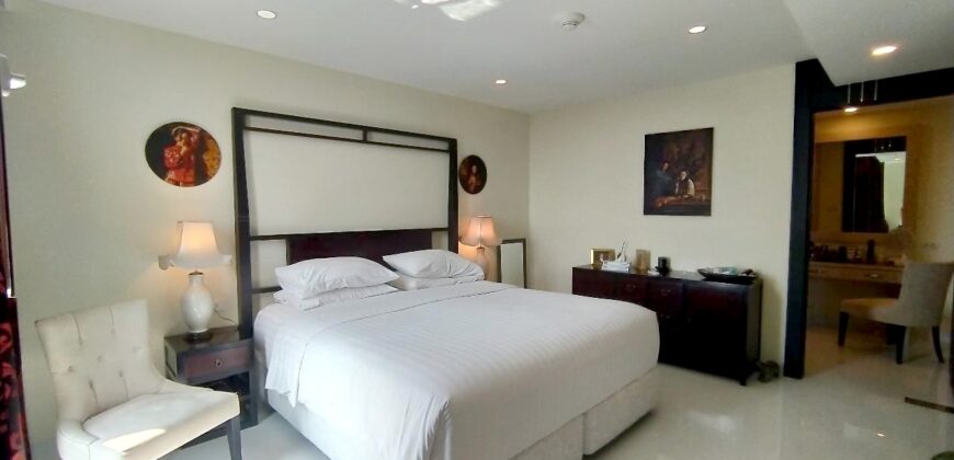 Luxury 2 Bedrooms condo for sale in Pratumnak Hill