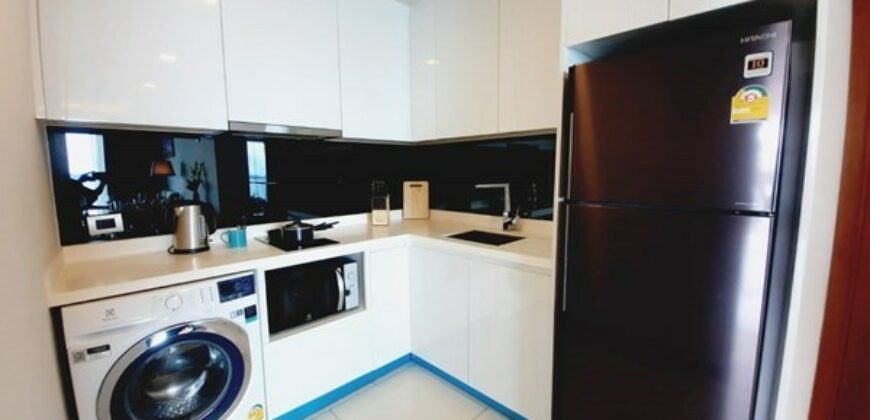 2 Bedrooms Condo for sale at The Peak Towers