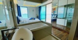 2 Bedrooms Condo for sale at The Peak Towers